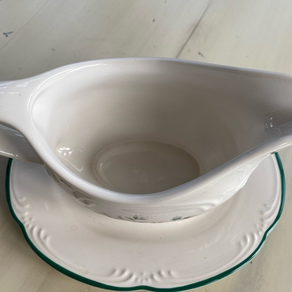 VTG Pfaltzgraff Winterberry Holiday 🎄 Gravy Boat - Picture 3 of 12